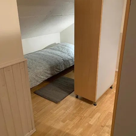 Ihala, Big For 9-person, Near Meyer Gate