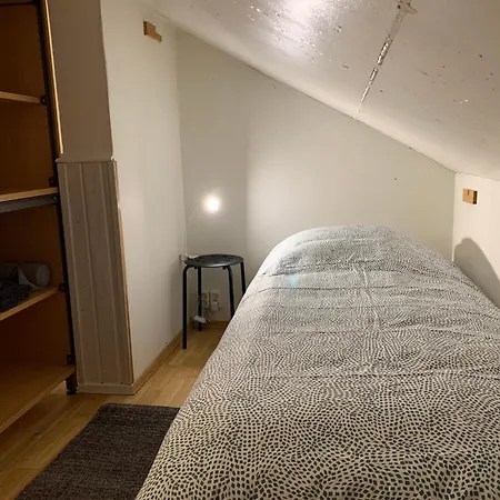 Ihala, Big For 9-person, Near Meyer Gate *